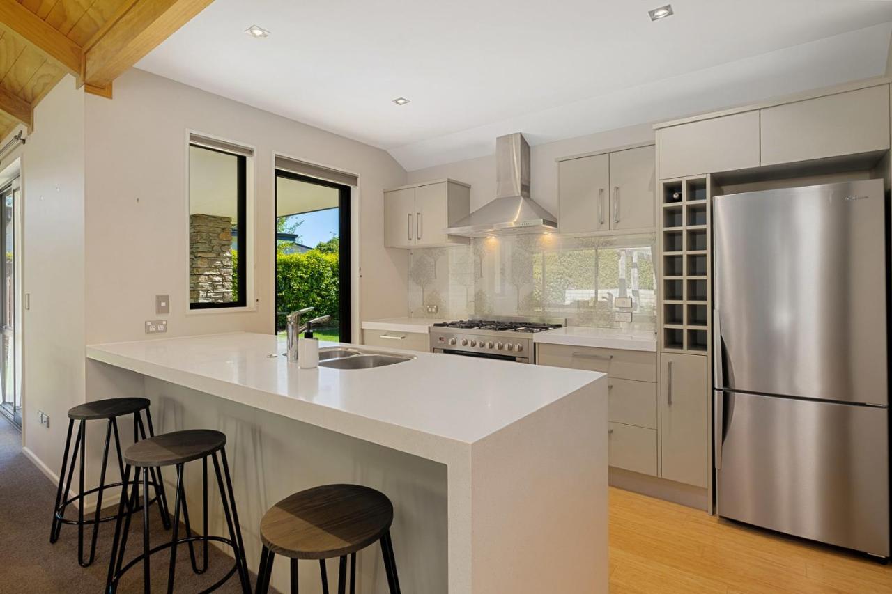 Roys Bay Lodge - Wanaka Holiday Home Exterior foto